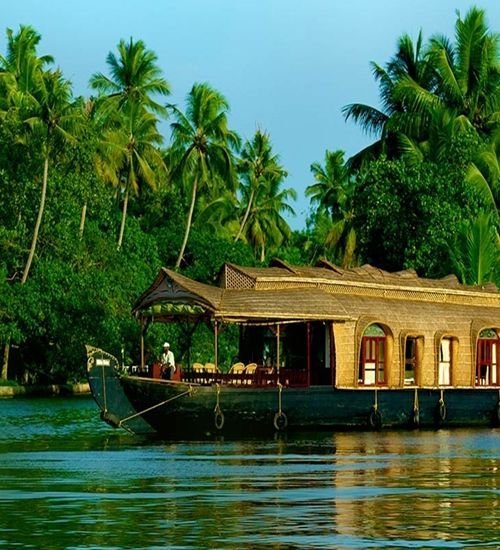 4 Days Munnar Alleppey Tour Package
